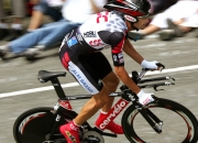 熊猫体育官网入口-羽坛烽火，韩国队鏖战印度队，桃田贤斗点燃赛场之夜