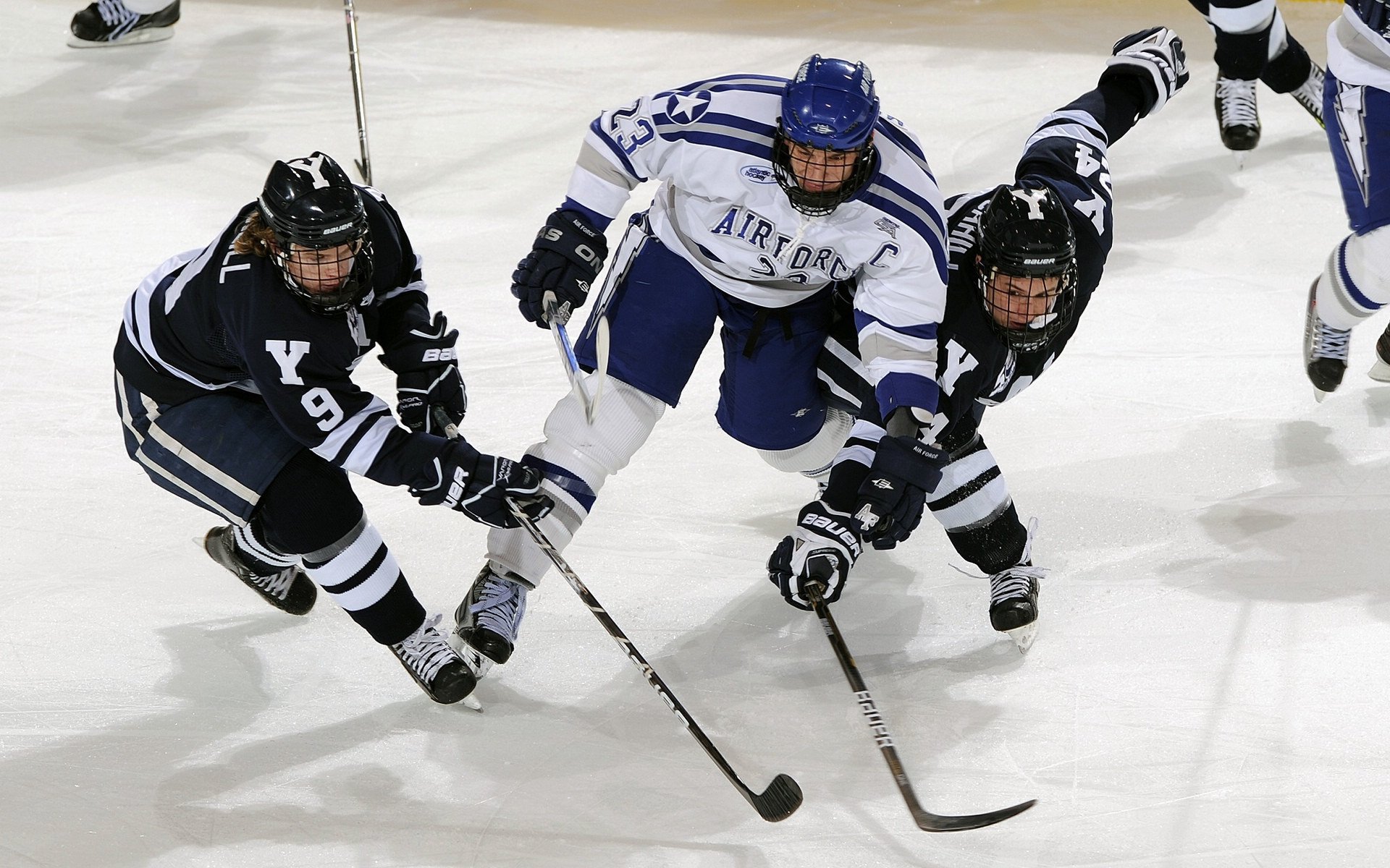 詹姆斯攻防两端统治，公牛粉碎辽宁队，一场跨越时空的篮球对话