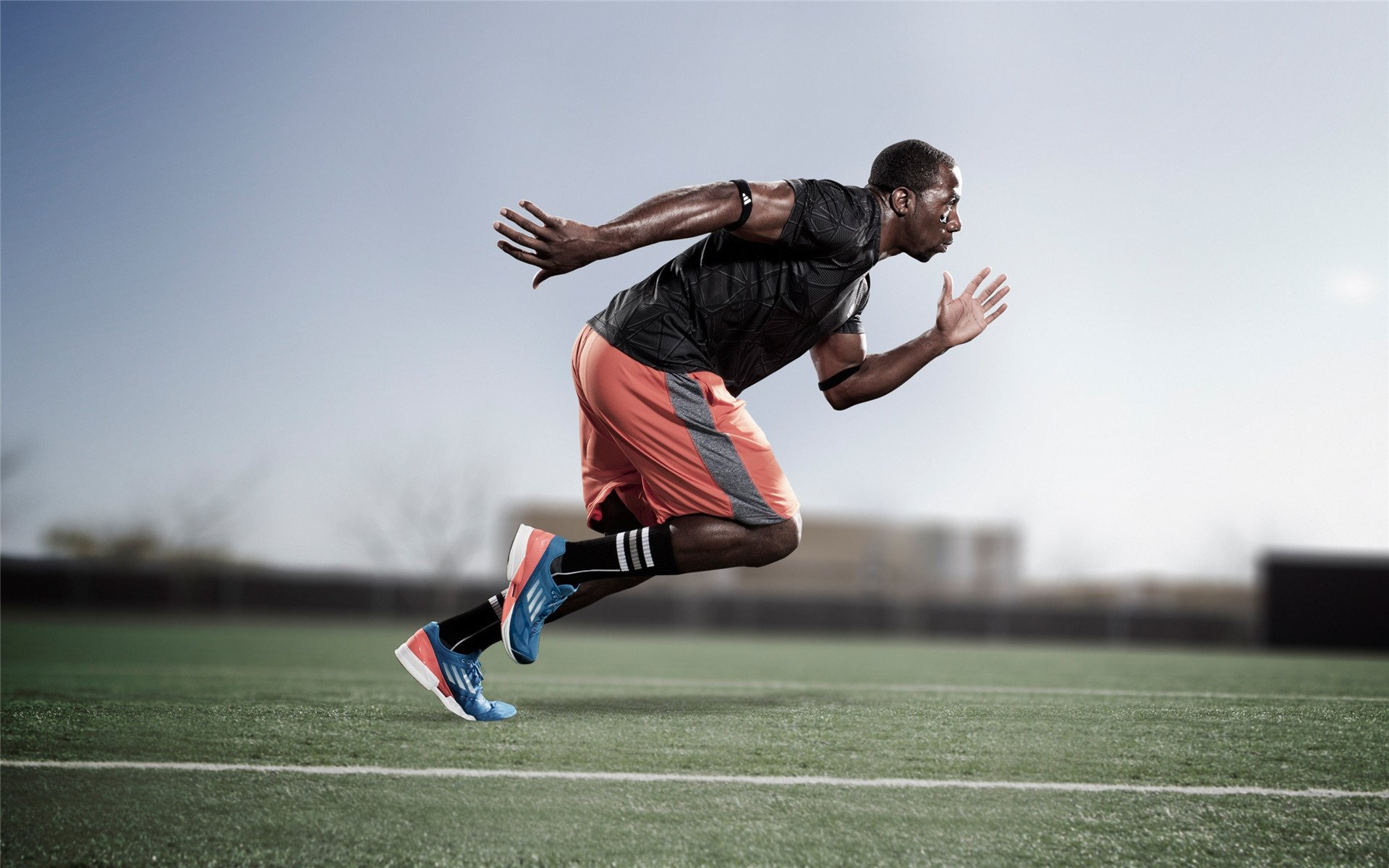 赛道上的终极试炼，恩佐于F1年度争冠之夜展现不朽的巨星价值